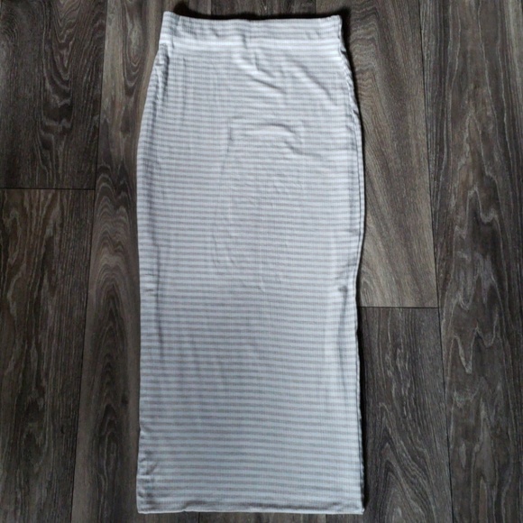 3/$15 NWOT! Kardashian Style 2 Piece Bodycon Dress - Picture 3 of 3